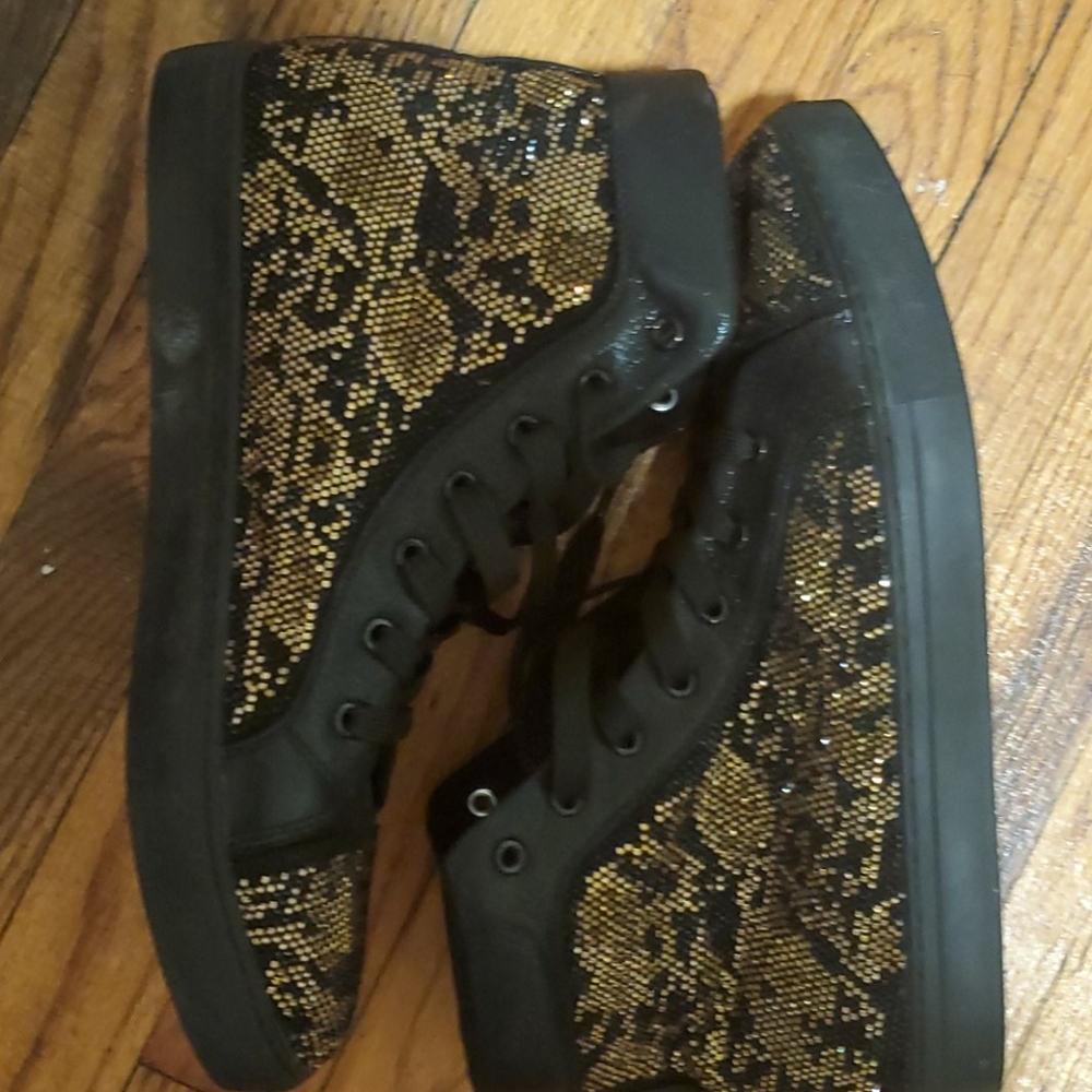 Shoes - Picture 2 of 2